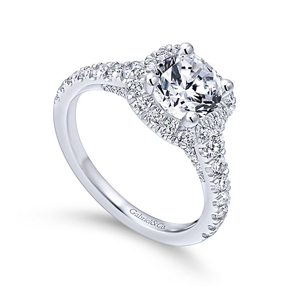 Halo engagement rings in Garner, NC